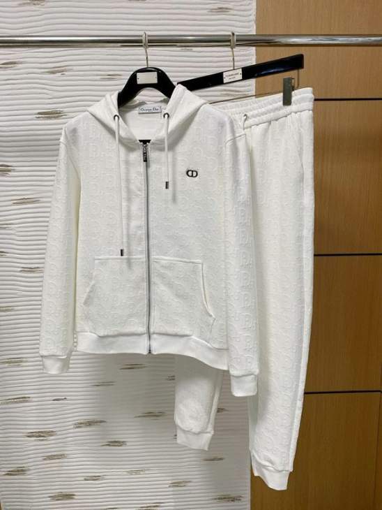 Picture of Dior Sweater Suits _SKUDiorM-3XLkdtr23338501